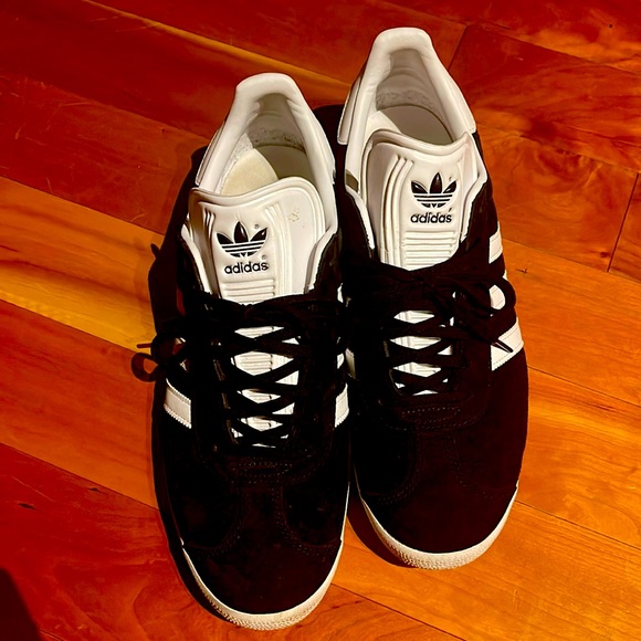 Black and white Gazelle Adidas - Picture 1 of 4